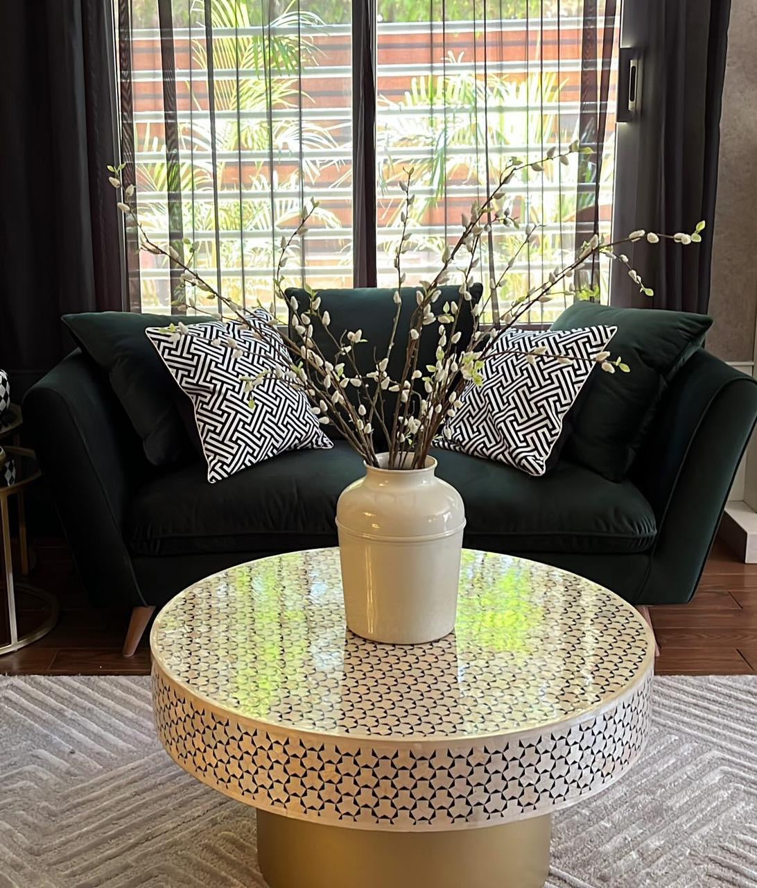 Corner Cabinets & Ramadan Table Decorations: Clutter-Free Tips