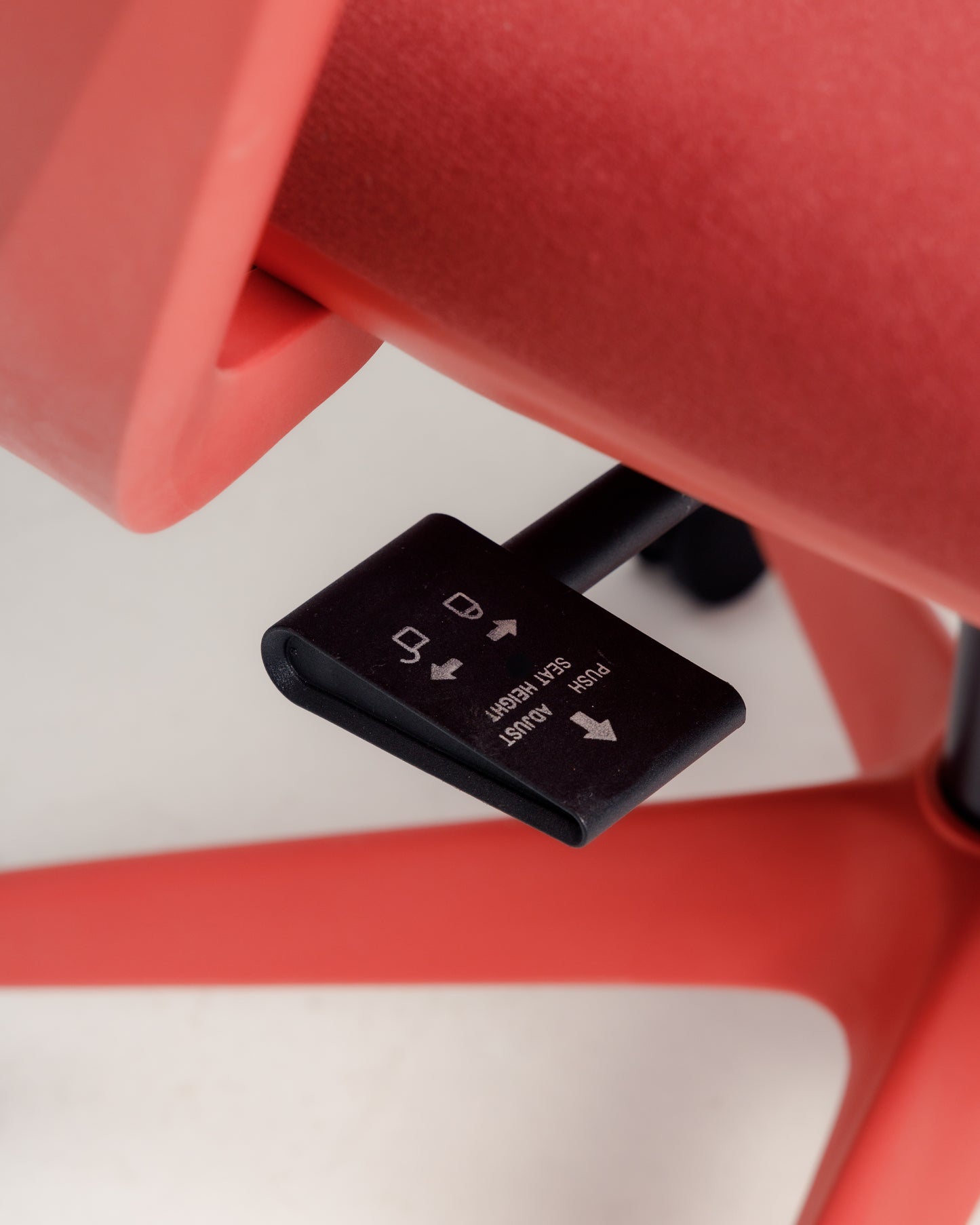 كرسي الأورا - احمر