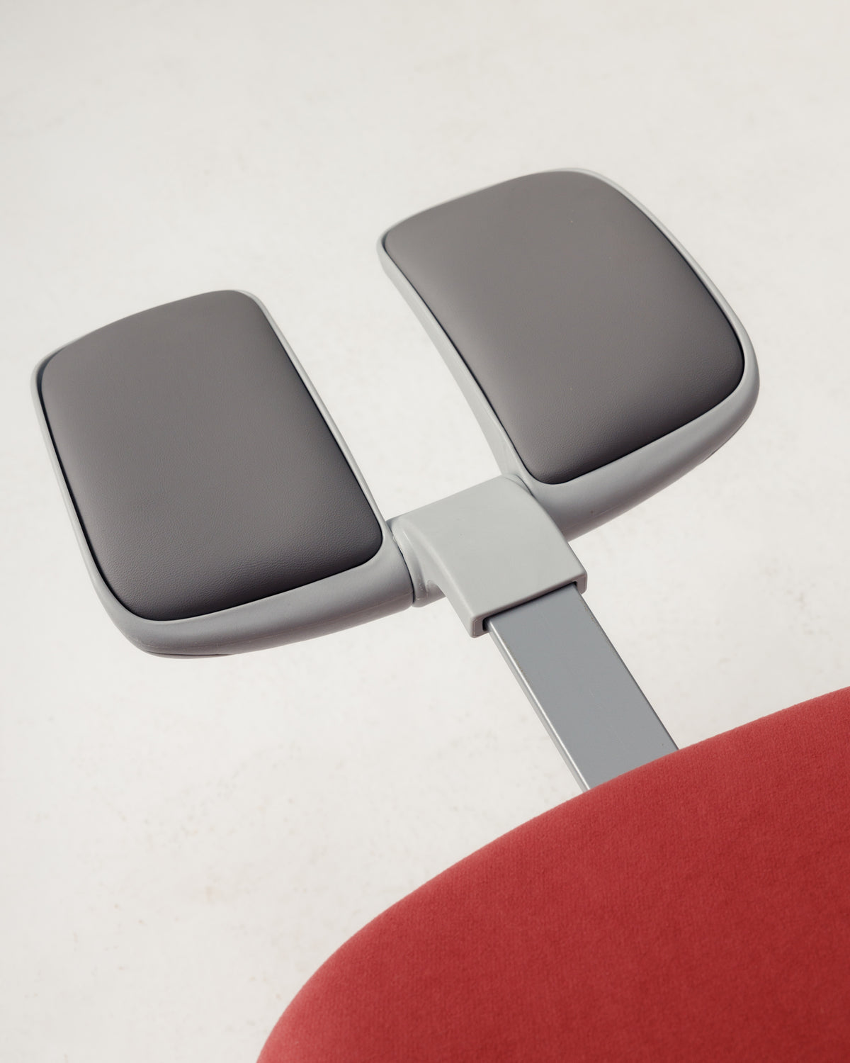 Red Aura Ergonomic Chair -  Wasilaah