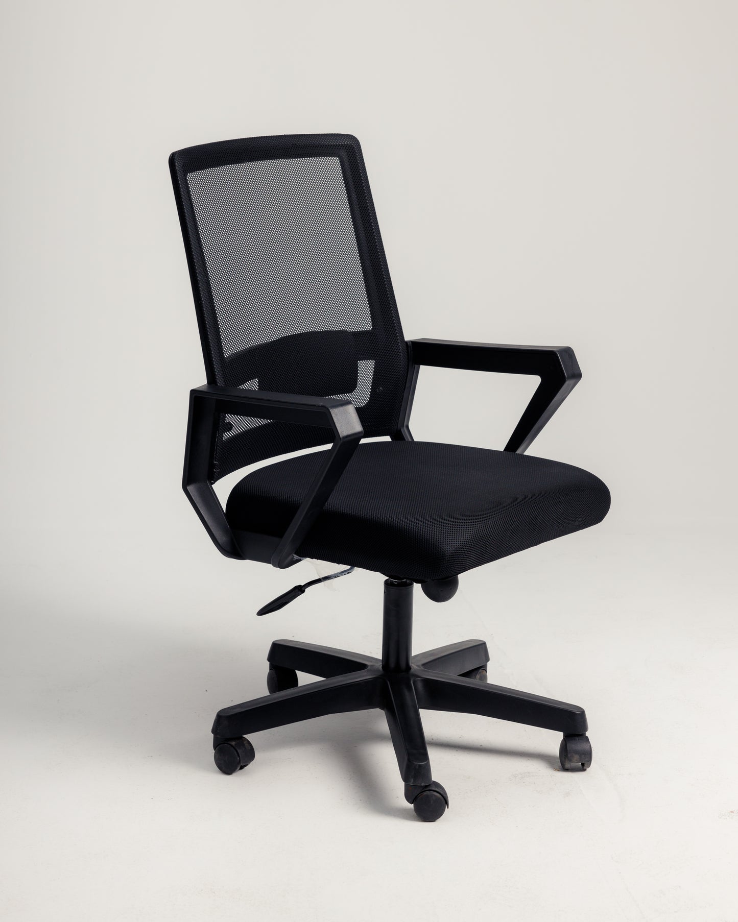 Noire Mesh Chair