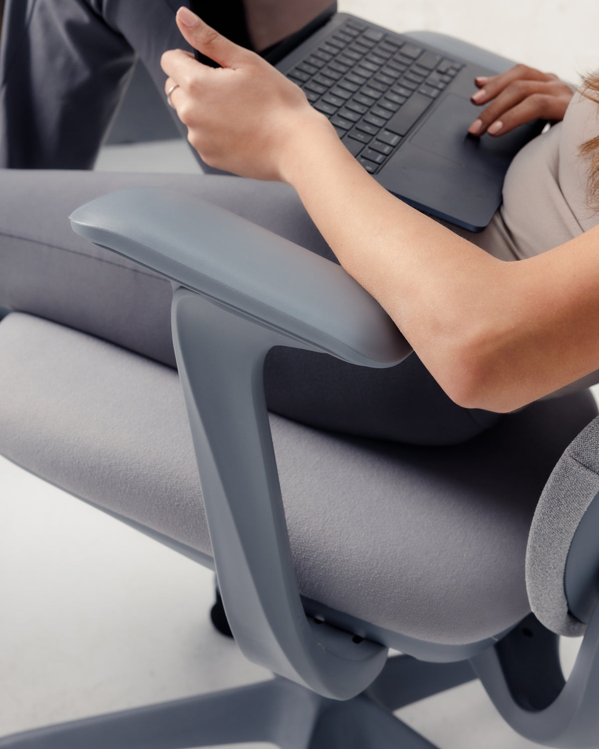 Grey Aura Ergonomic Chair -  Wasilaah