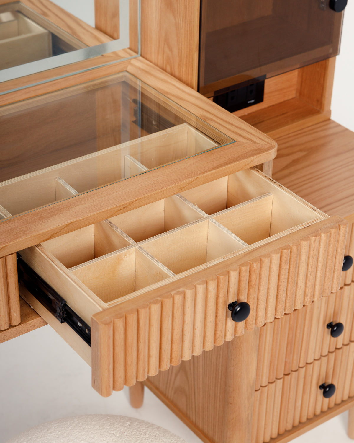 OAK MUSE DRESSER -  Wasilaah