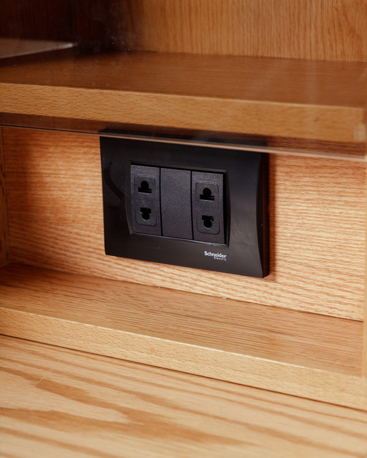 OAK MUSE DRESSER -  Wasilaah
