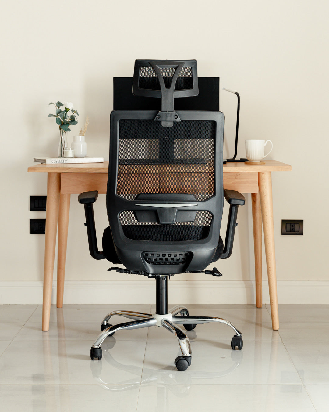 M5 Black Mesh Chair - Wasilaah