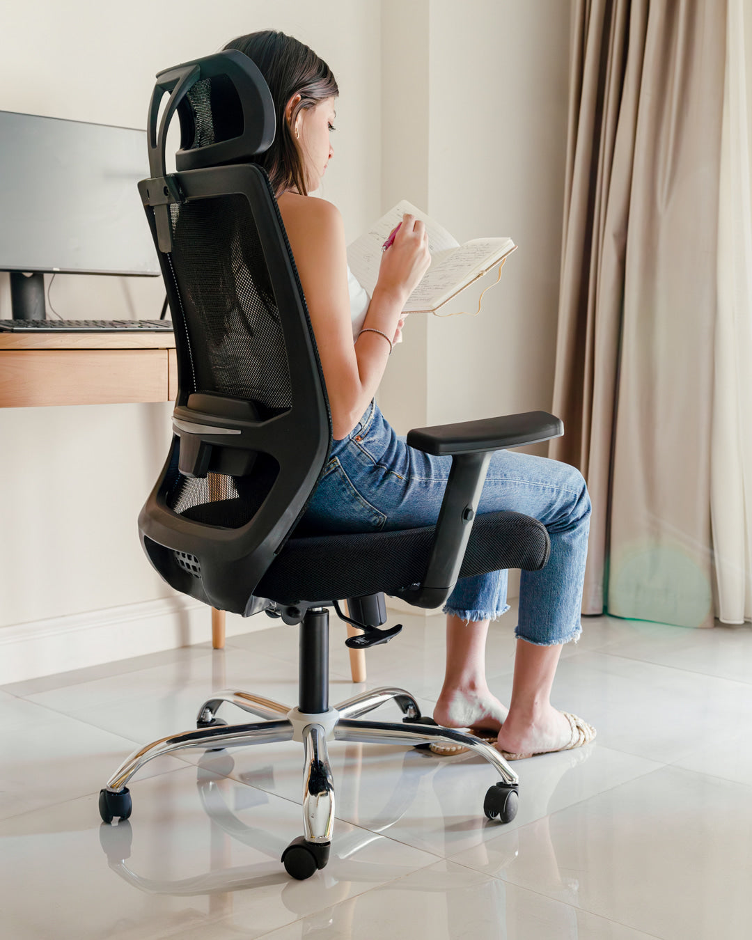 M5 Black Mesh Chair - Wasilaah