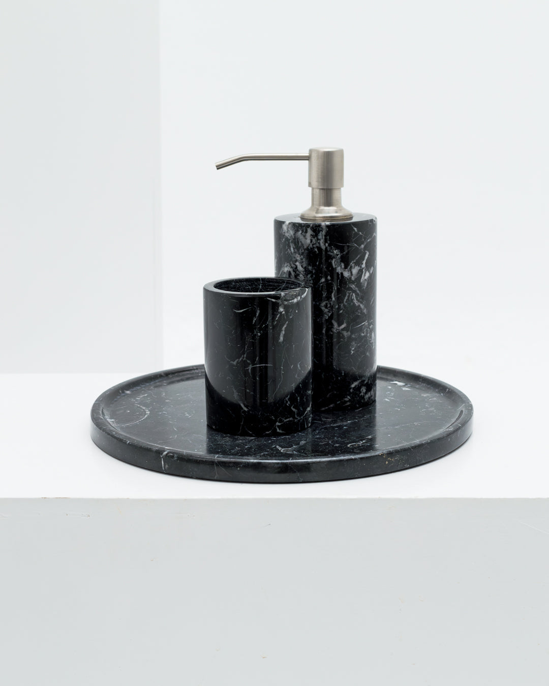 Black Marble Round Tray - Wasilaah