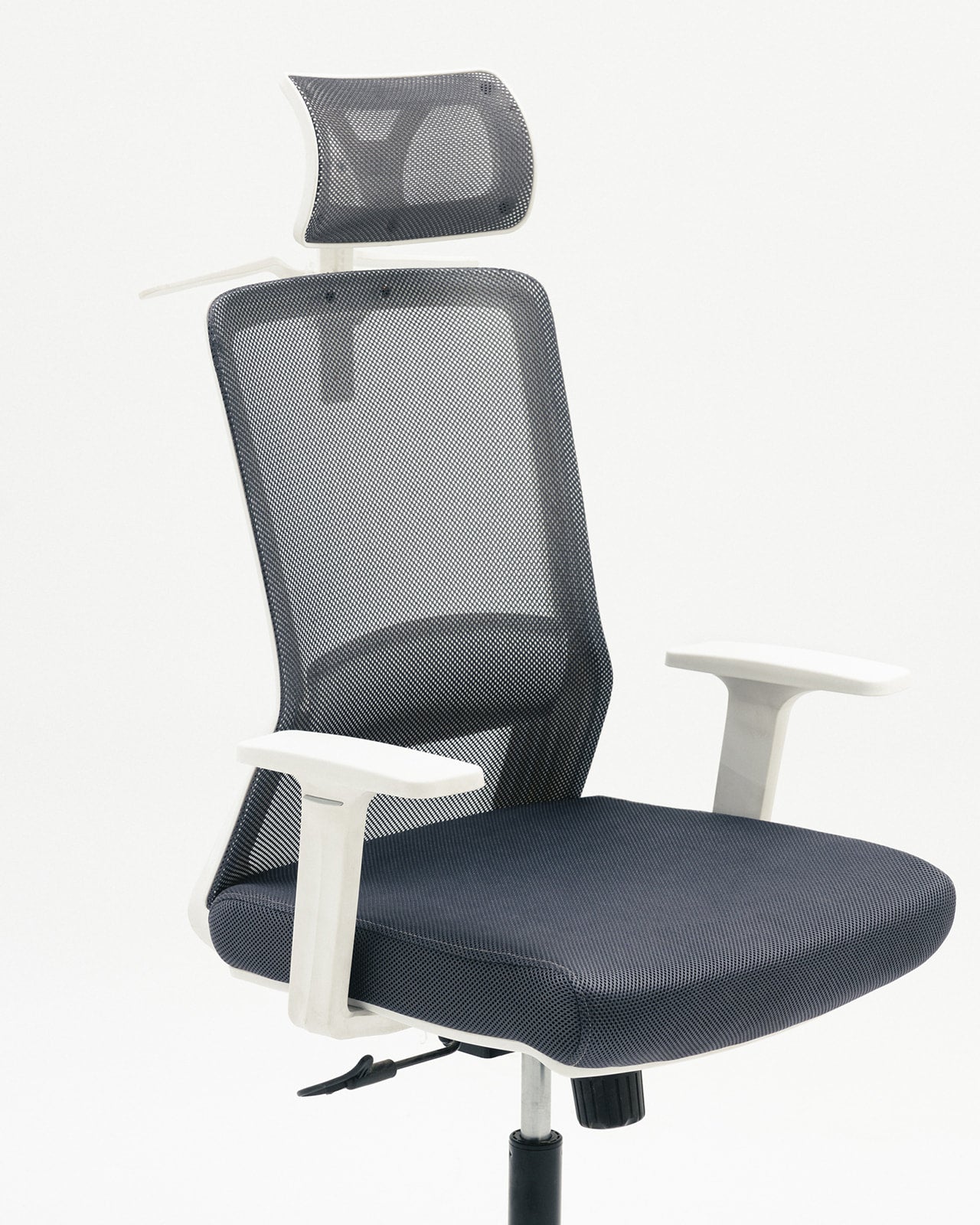 كرسي إيتانا الشبكي الأبيض