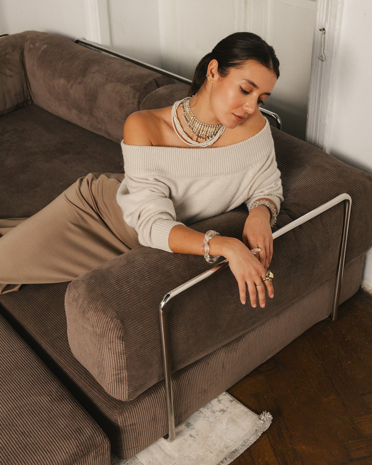 ركنة مودرن قابلة للتحويل لسرير