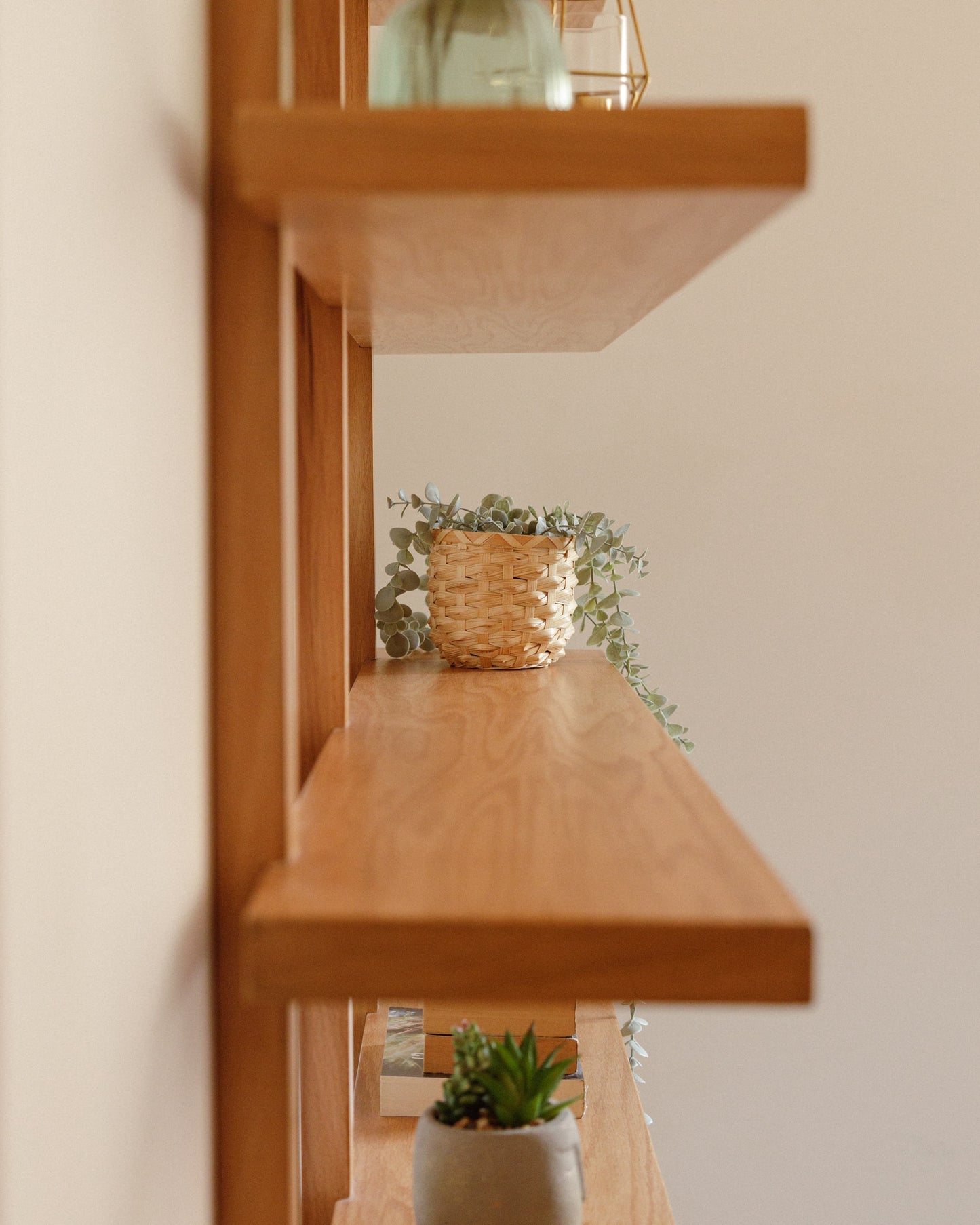ALTITUDE OAK SHELF - Wasilaah