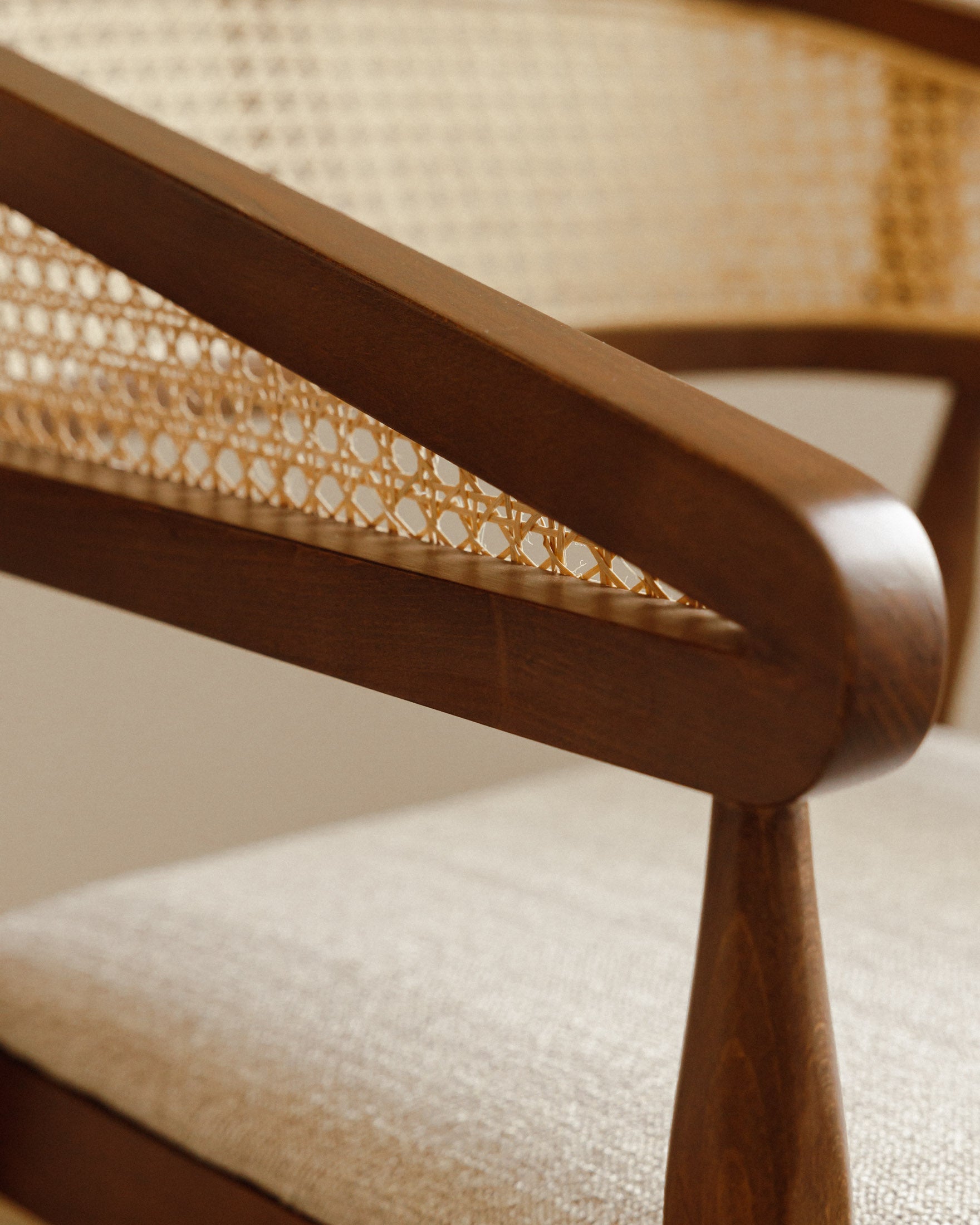 ALPHA RATTAN CHAIR - Wasilaah