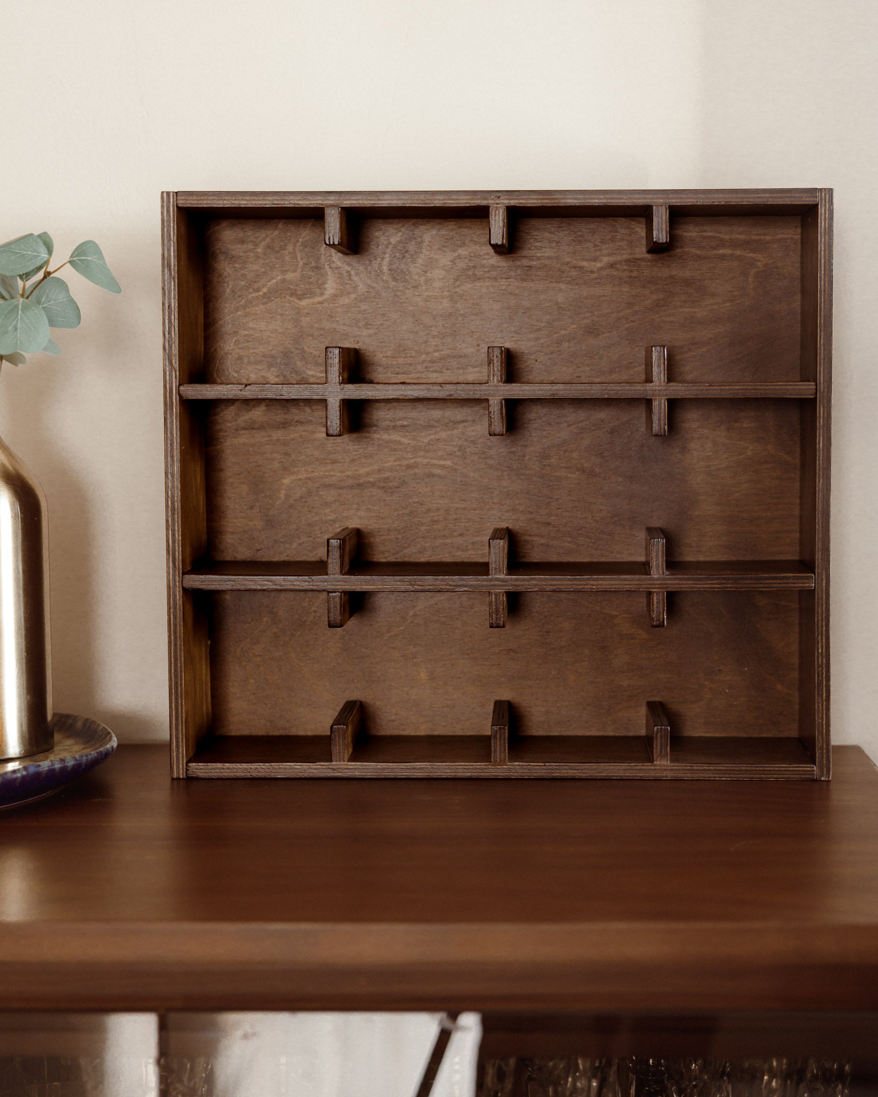 MUG SHELF - Wasilaah