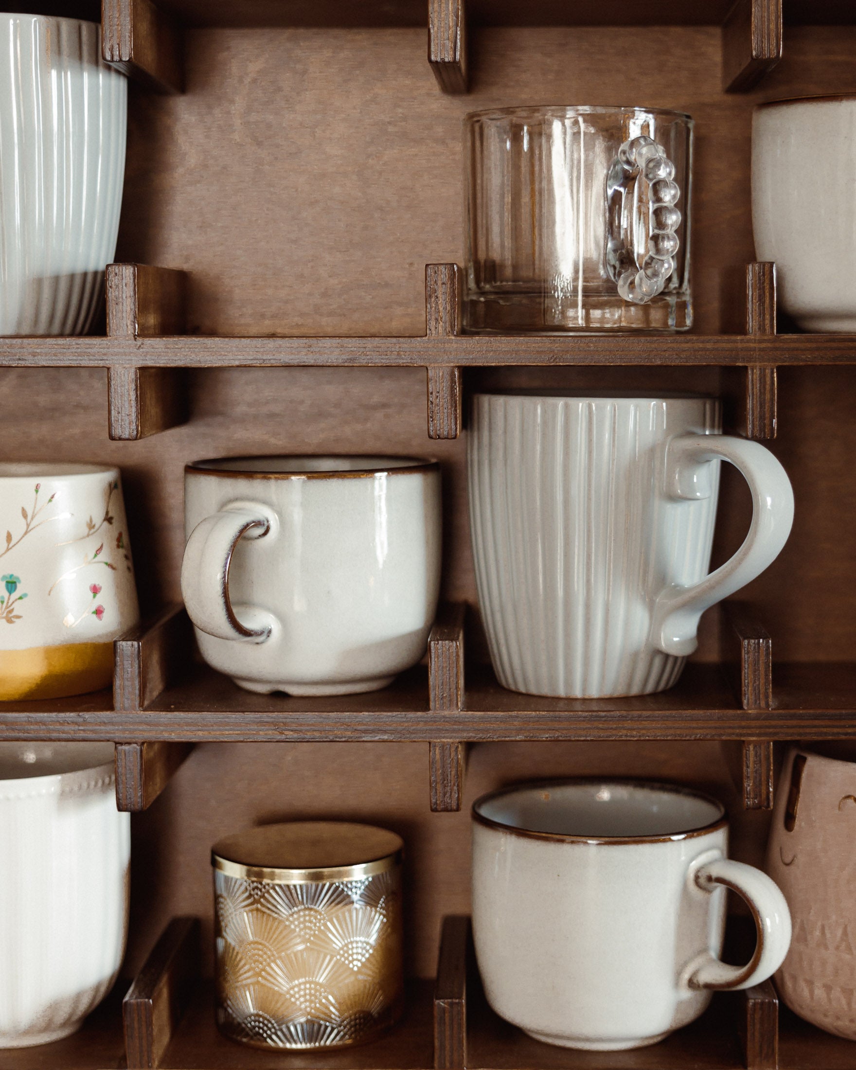 MUG SHELF - Wasilaah