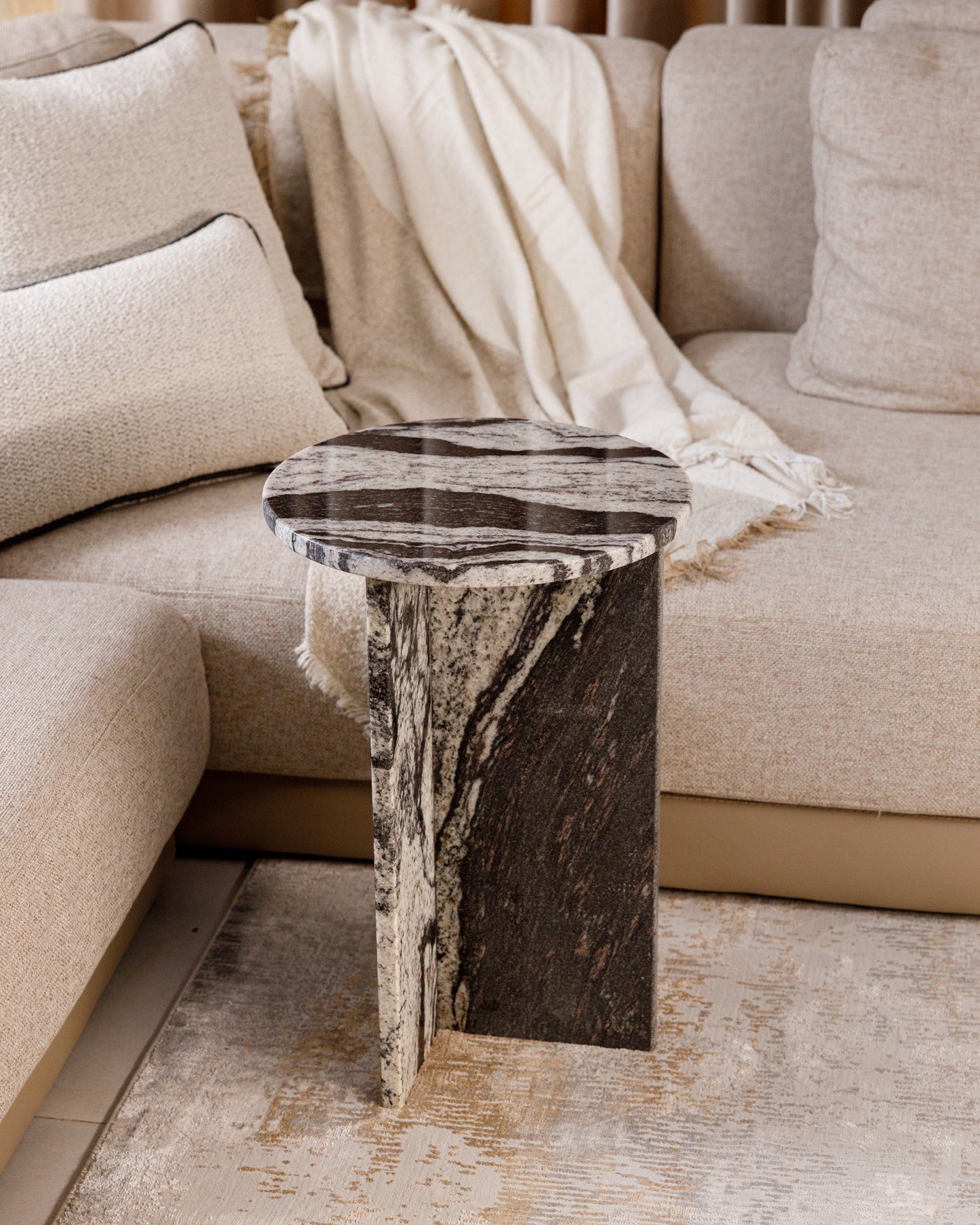 Granita side table - Wasilaah