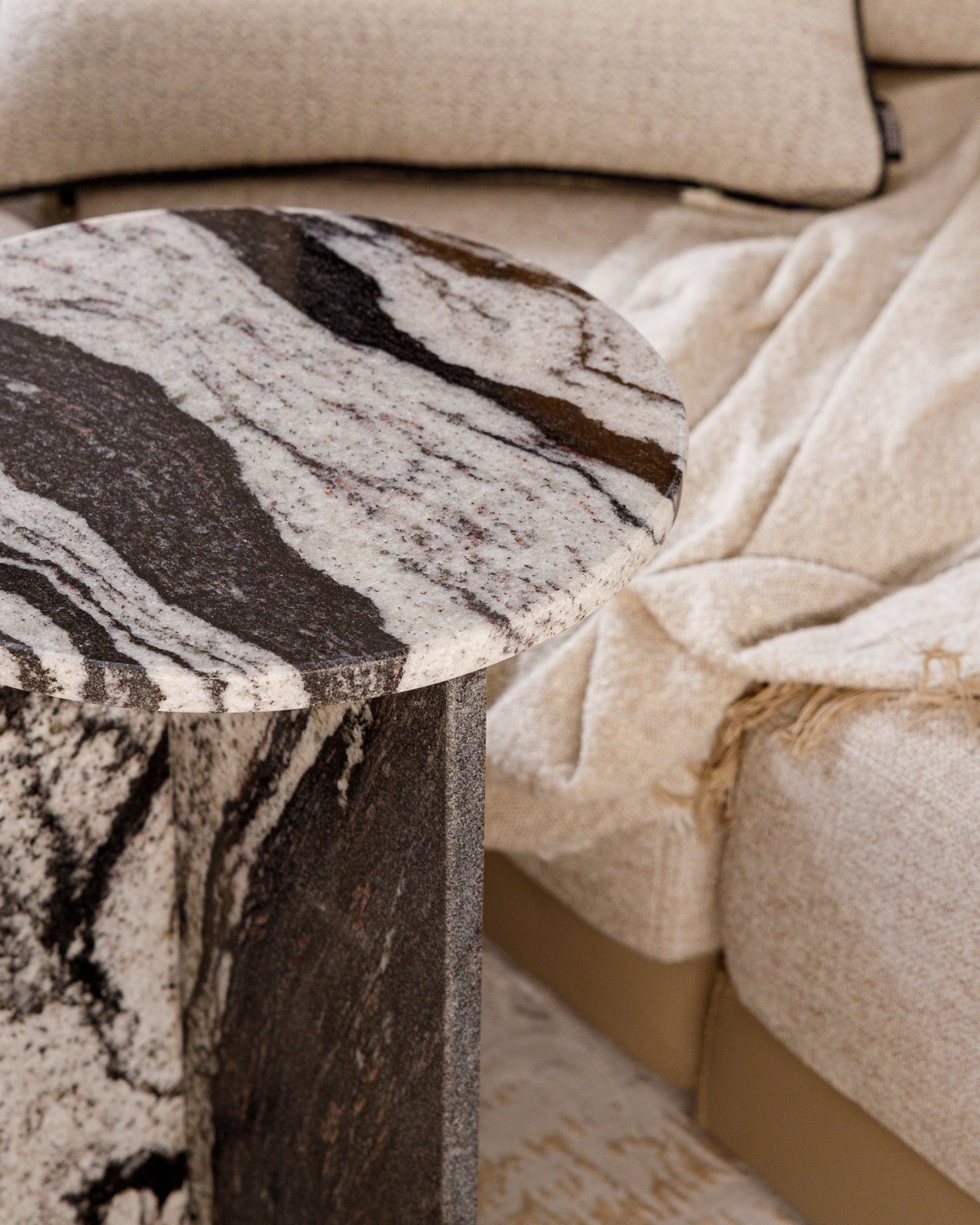 Granita side table - Wasilaah