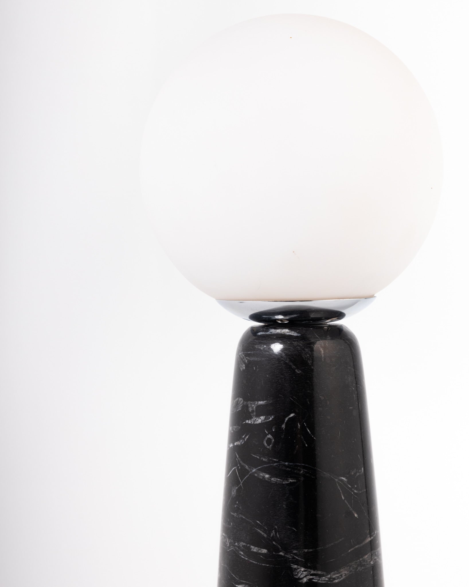 VESPRE SMART TABLE LAMP - Wasilaah