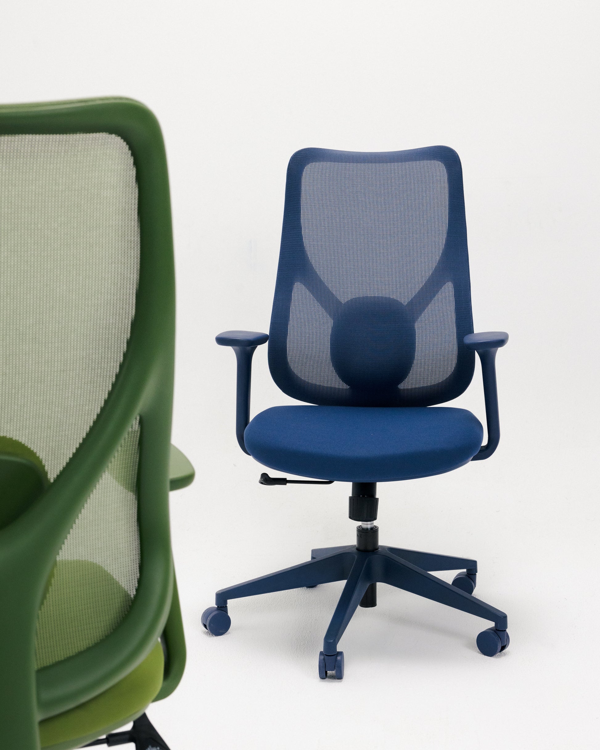 Blue mesh chair -  Wasilaah