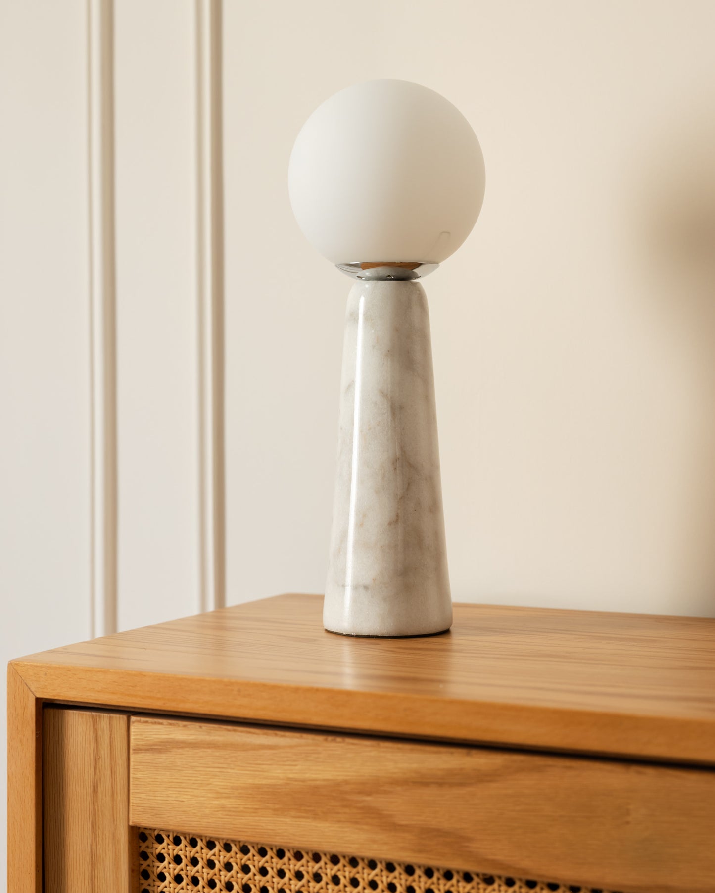 IVORY SMART TABLE LAMP - Wasilaah