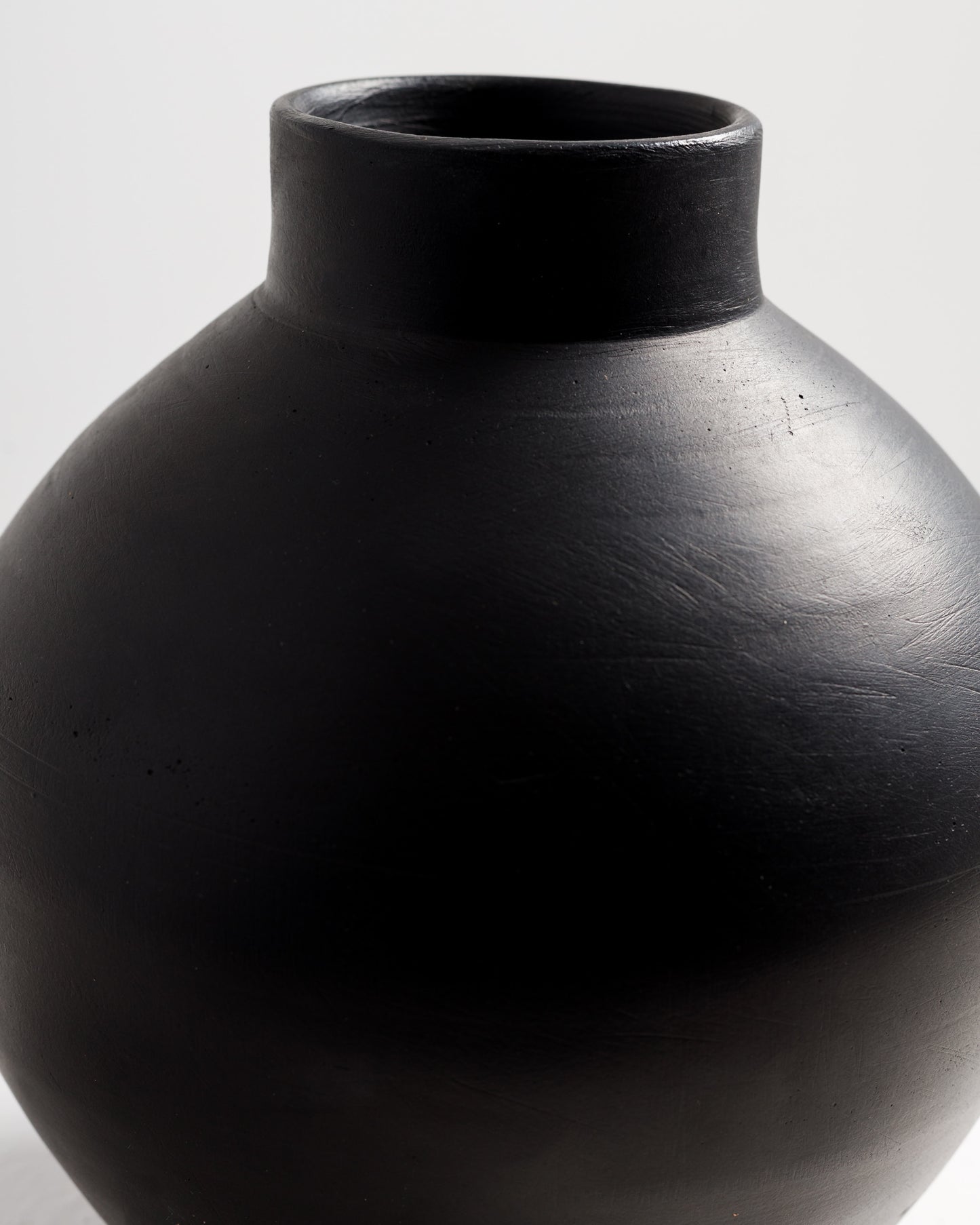 مزهرية مستديرة