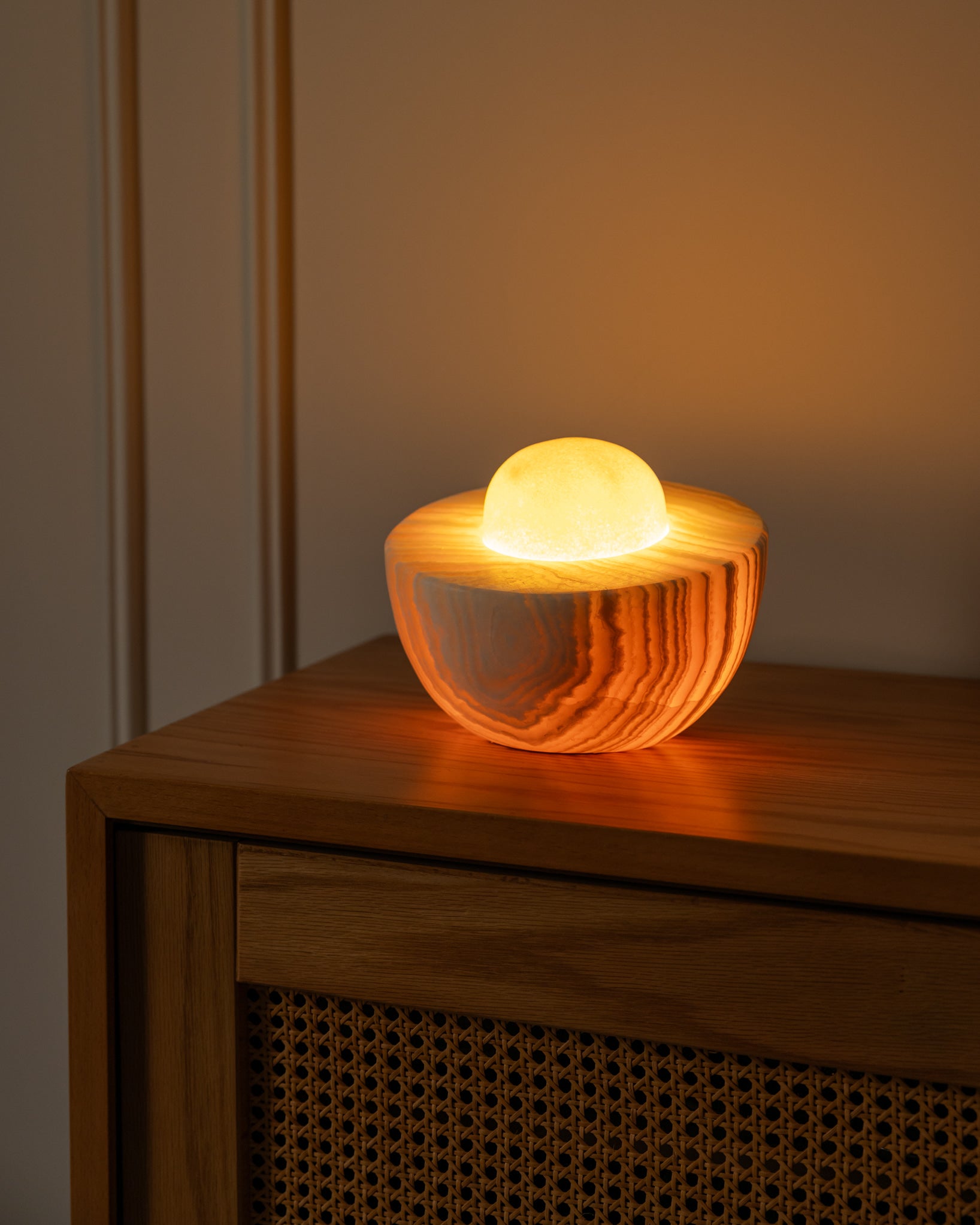 MOONLIGHT SMART TABLE LAMP - Wasilaah