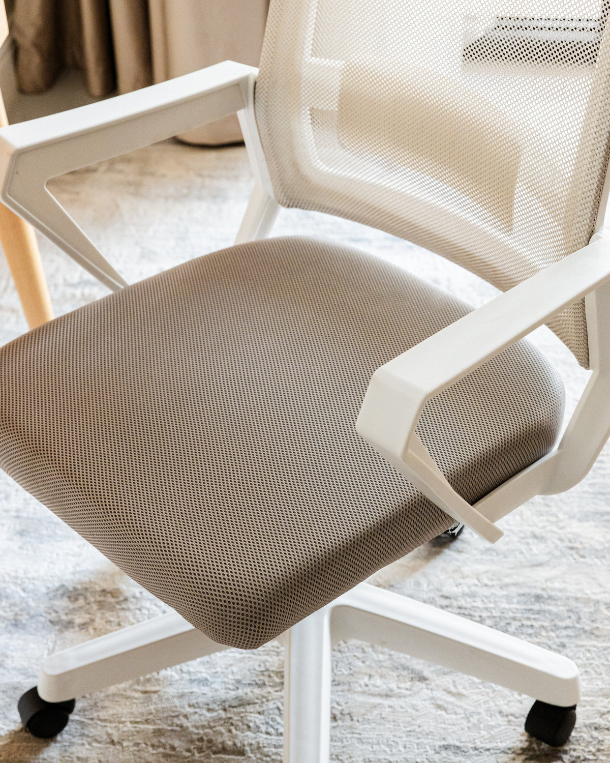 White Mesh Chair - Wasilaah