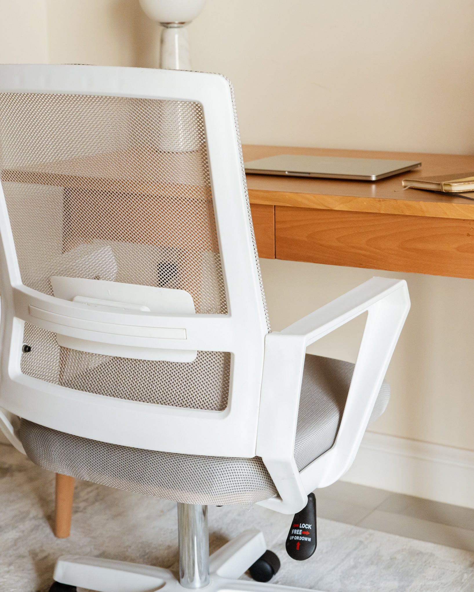 White Mesh Chair - Wasilaah