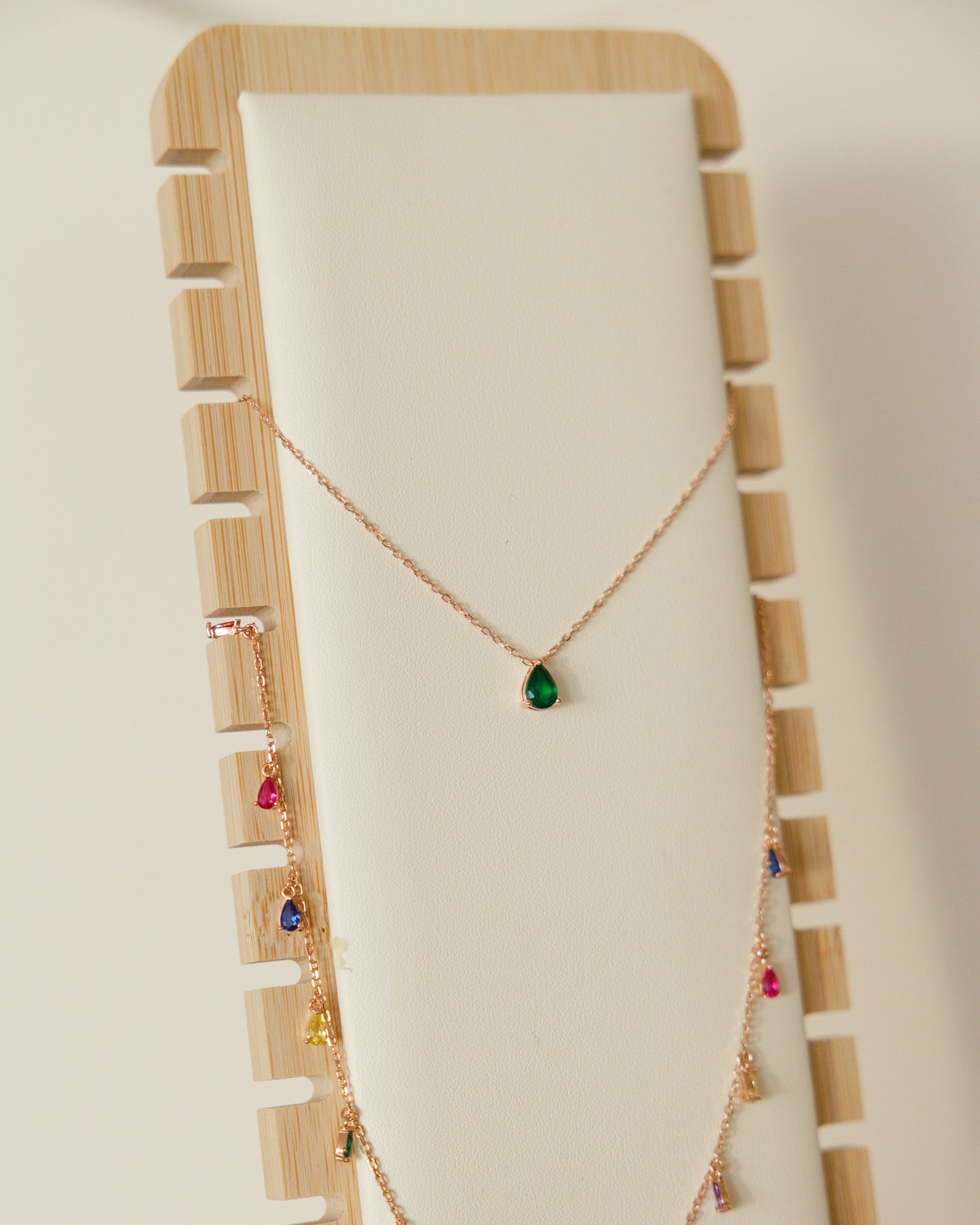 حامل مجوهرات من الخيزران لسطح الطاولة