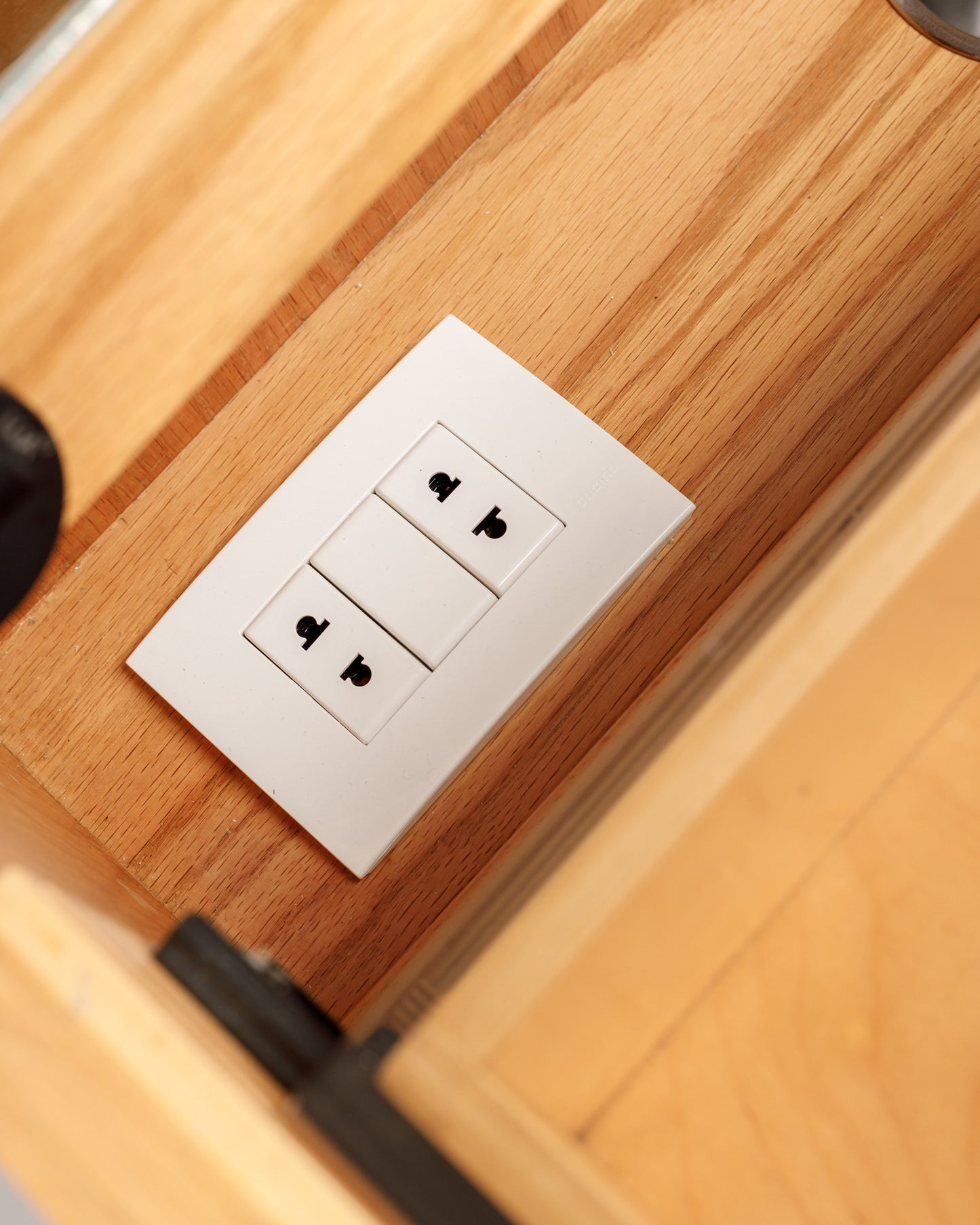 خزانة ملابس صغيرة