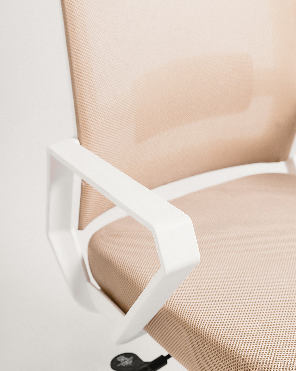 White Mesh Chair -  Wasilaah