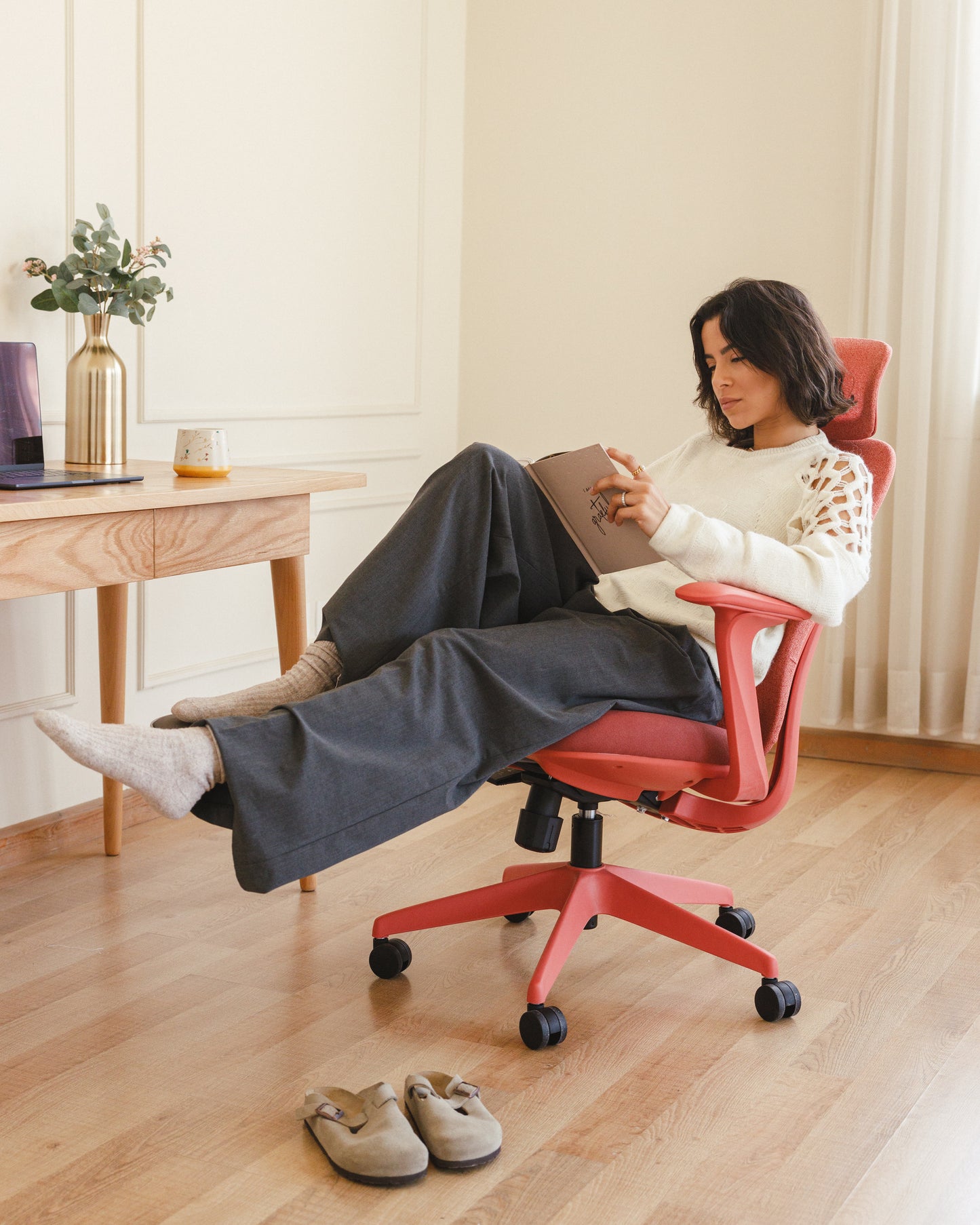 كرسي الأورا - احمر