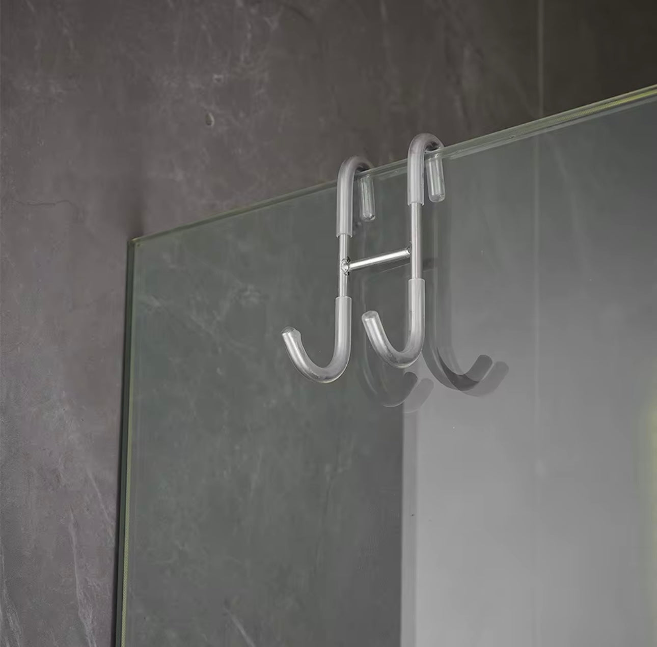 خطافات من الفولاذ المقاوم للصدأ