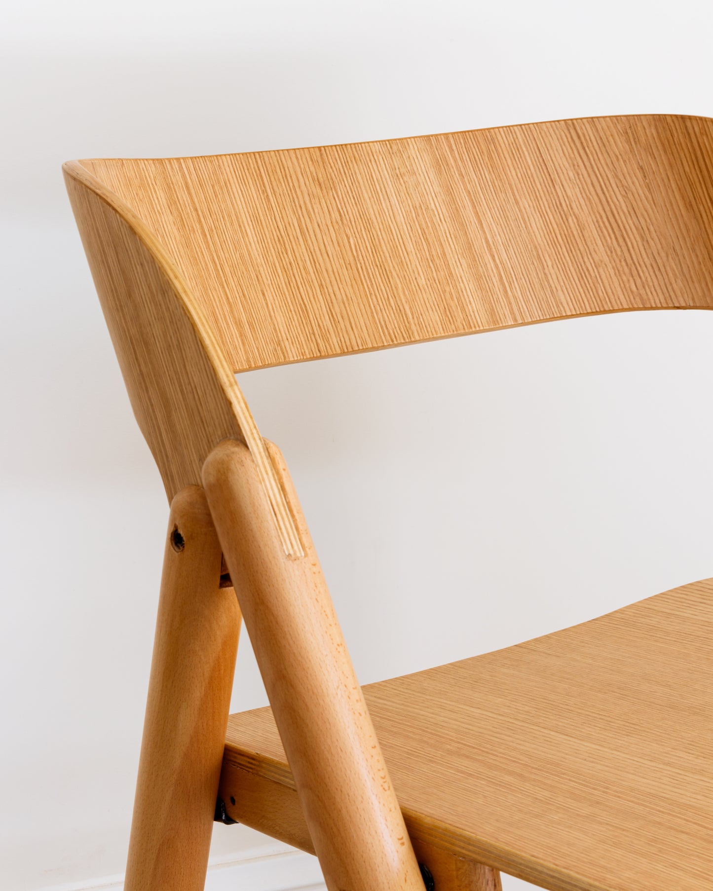 The Folde Chair - Wasilaah