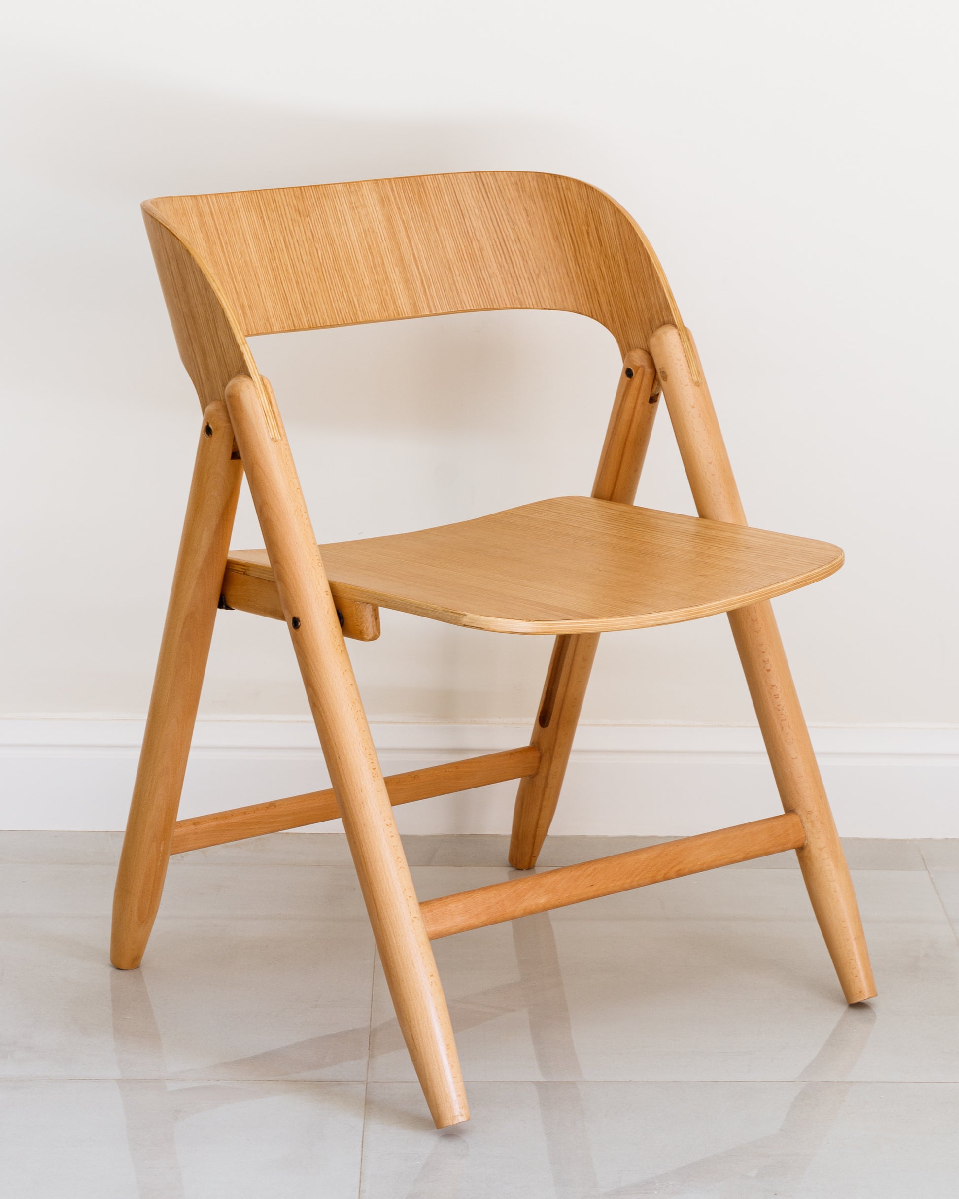 The Folde Chair - Wasilaah