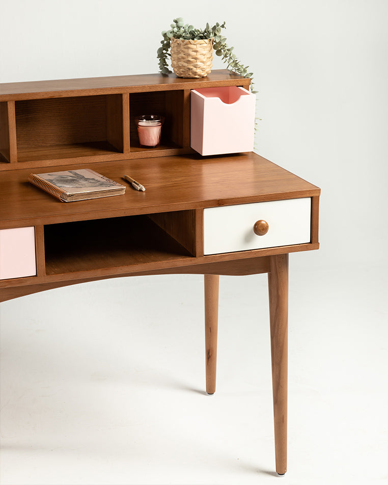 Lilia Desk - Wasilaah