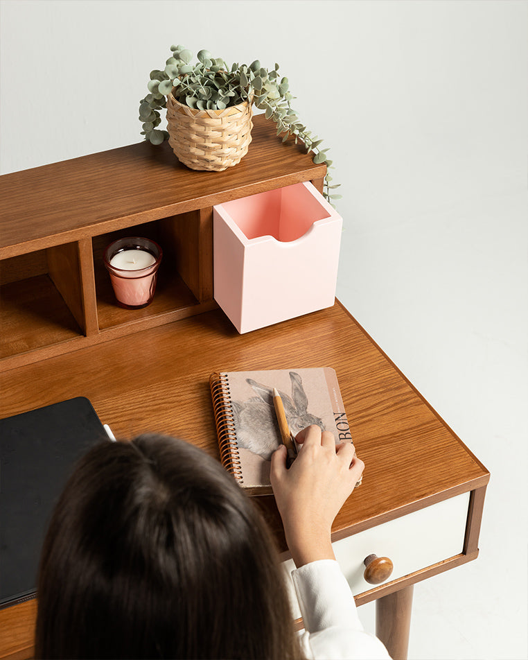 Lilia Desk - Wasilaah